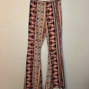 Women’s stretchy flair pants. Never worn, in great condition!